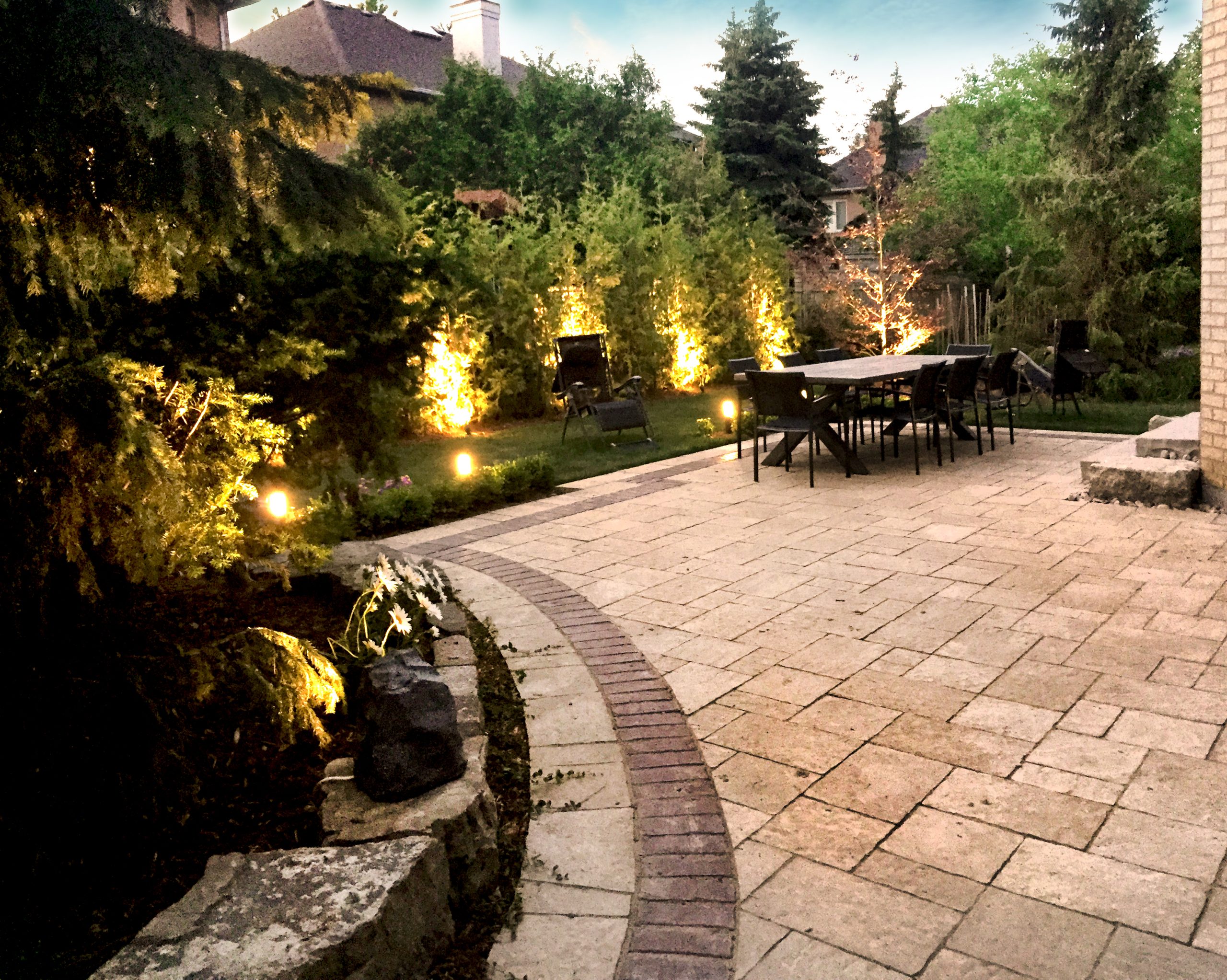 interlocking-outdoorlights-REV (1)